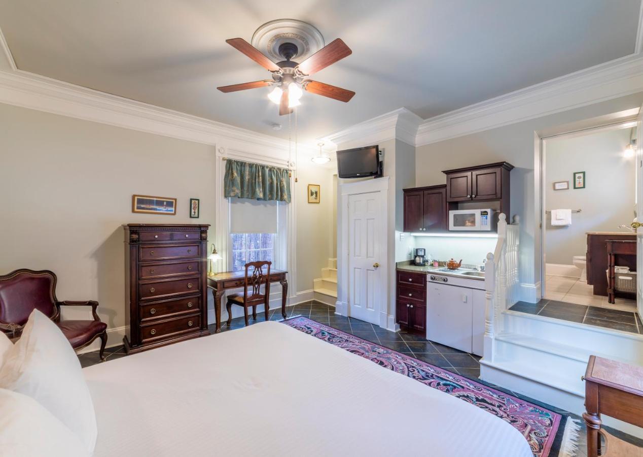 Chipman Hill Suites - Union Street Сент-Джон Экстерьер фото