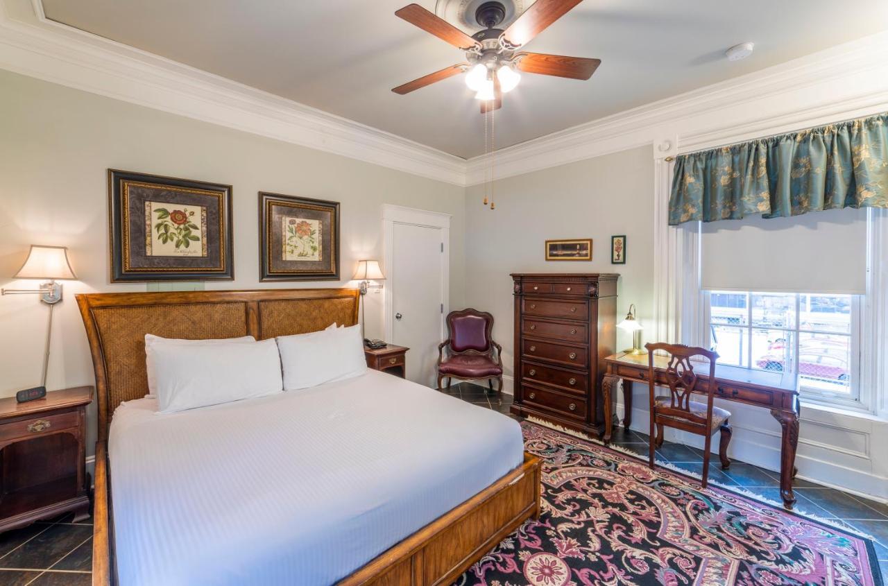 Chipman Hill Suites - Union Street Сент-Джон Экстерьер фото