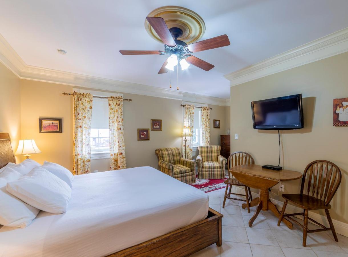 Chipman Hill Suites - Union Street Сент-Джон Экстерьер фото