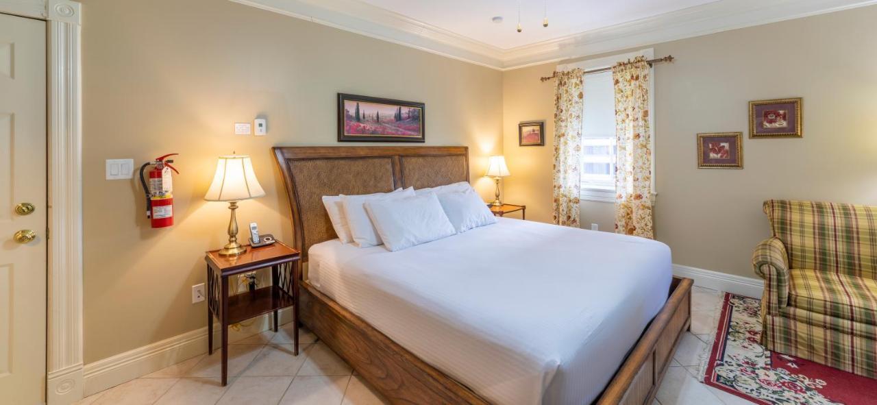 Chipman Hill Suites - Union Street Сент-Джон Экстерьер фото